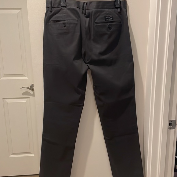 Banana Republic Aiden Chino dark gray 32x32 - Picture 2 of 10